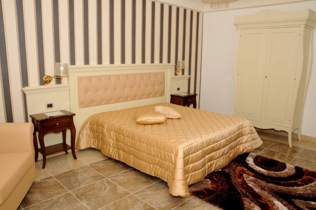 Regina Di Saba - Hotel Villa Per Ricevimenti Grottaminarda Δωμάτιο φωτογραφία