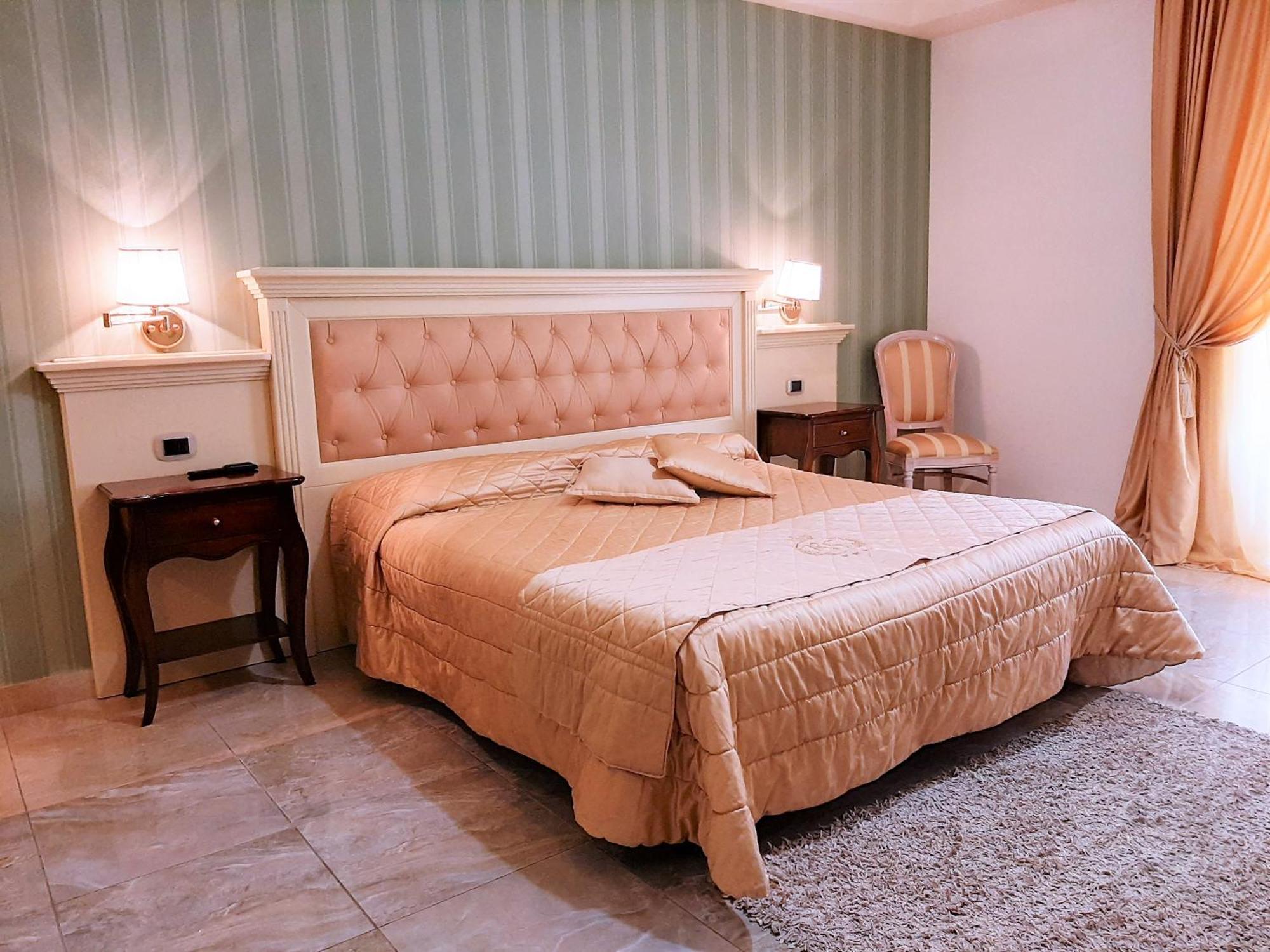 Regina Di Saba - Hotel Villa Per Ricevimenti Grottaminarda Εξωτερικό φωτογραφία