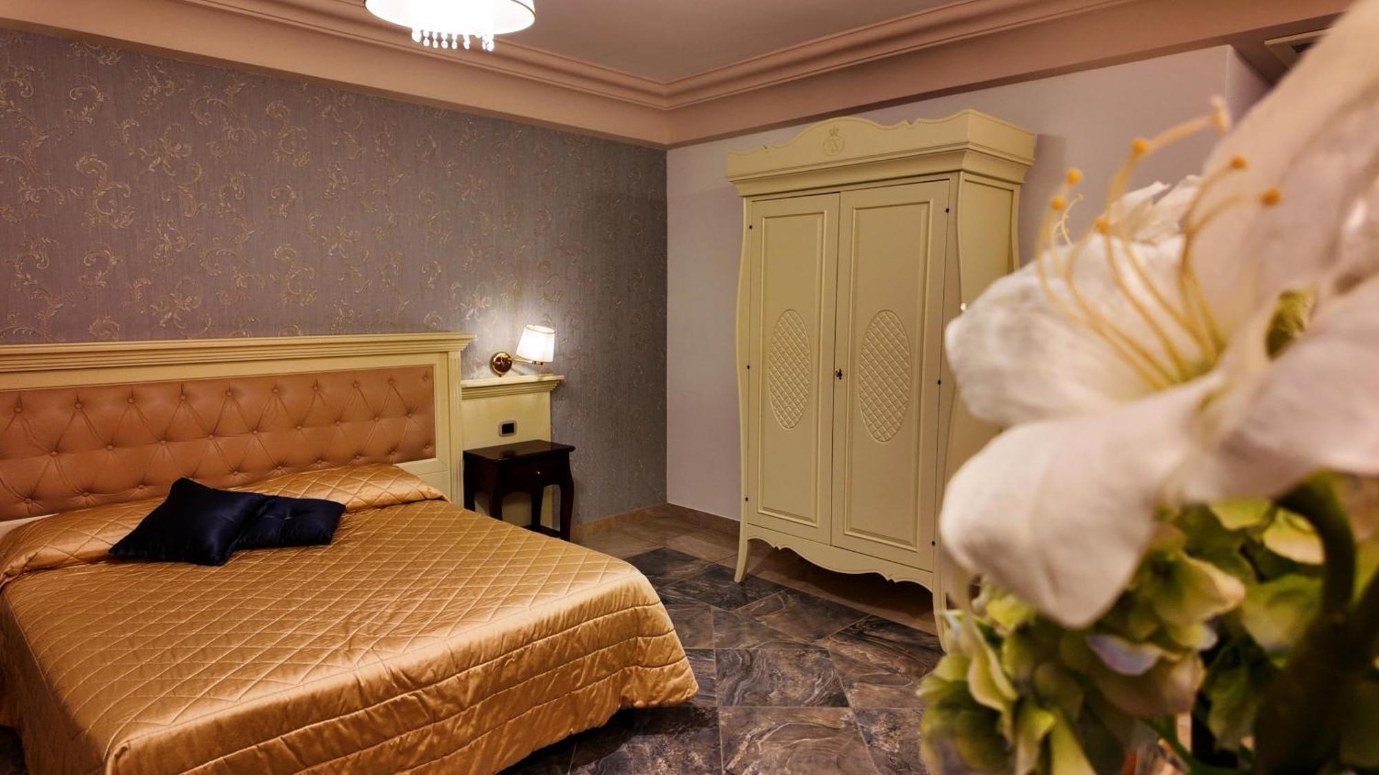 Regina Di Saba - Hotel Villa Per Ricevimenti Grottaminarda Εξωτερικό φωτογραφία