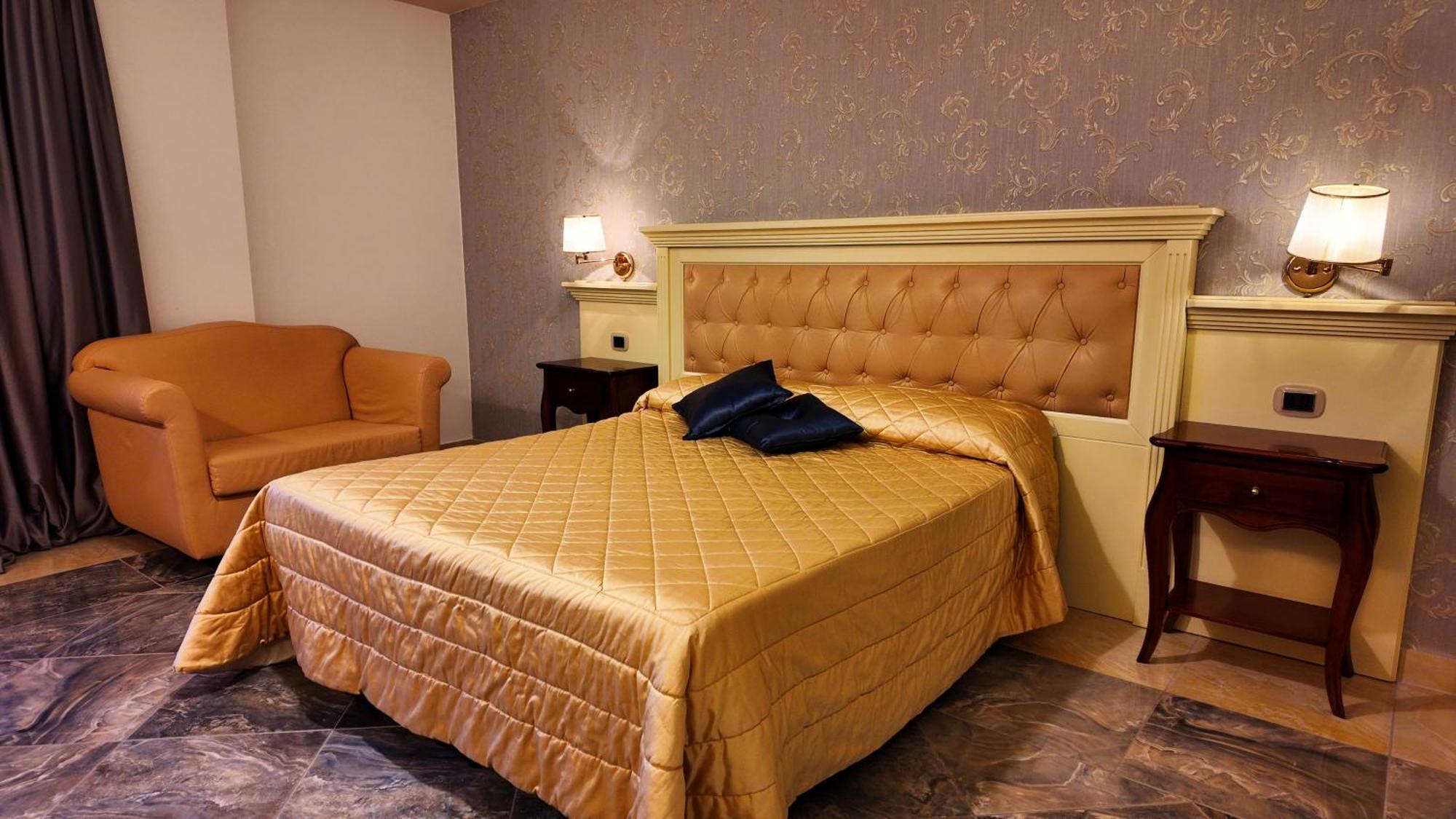 Regina Di Saba - Hotel Villa Per Ricevimenti Grottaminarda Εξωτερικό φωτογραφία