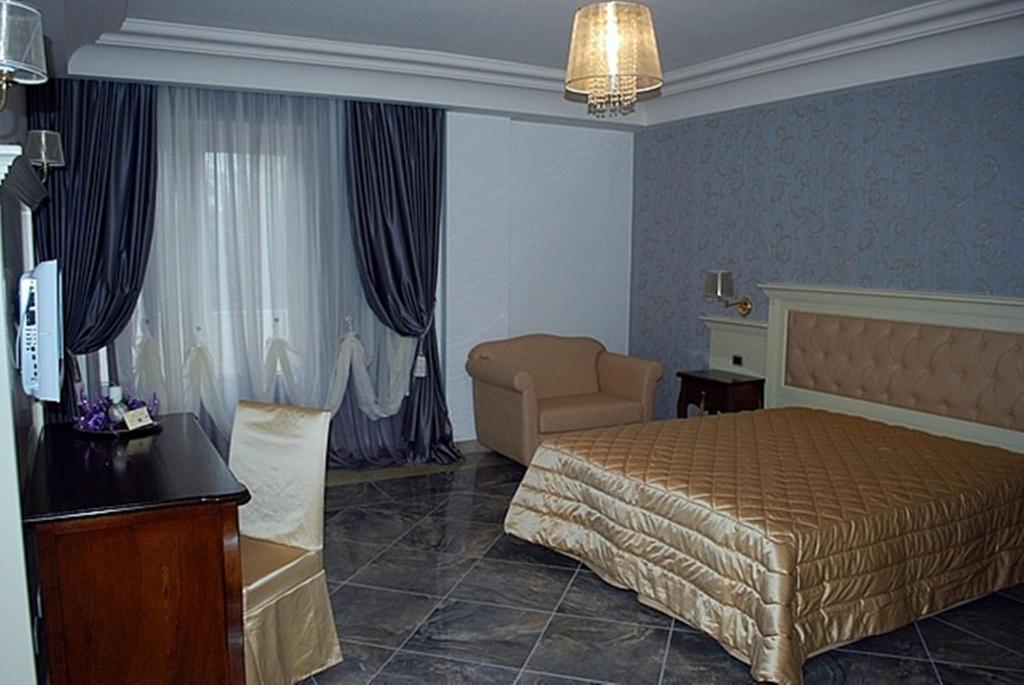 Regina Di Saba - Hotel Villa Per Ricevimenti Grottaminarda Δωμάτιο φωτογραφία